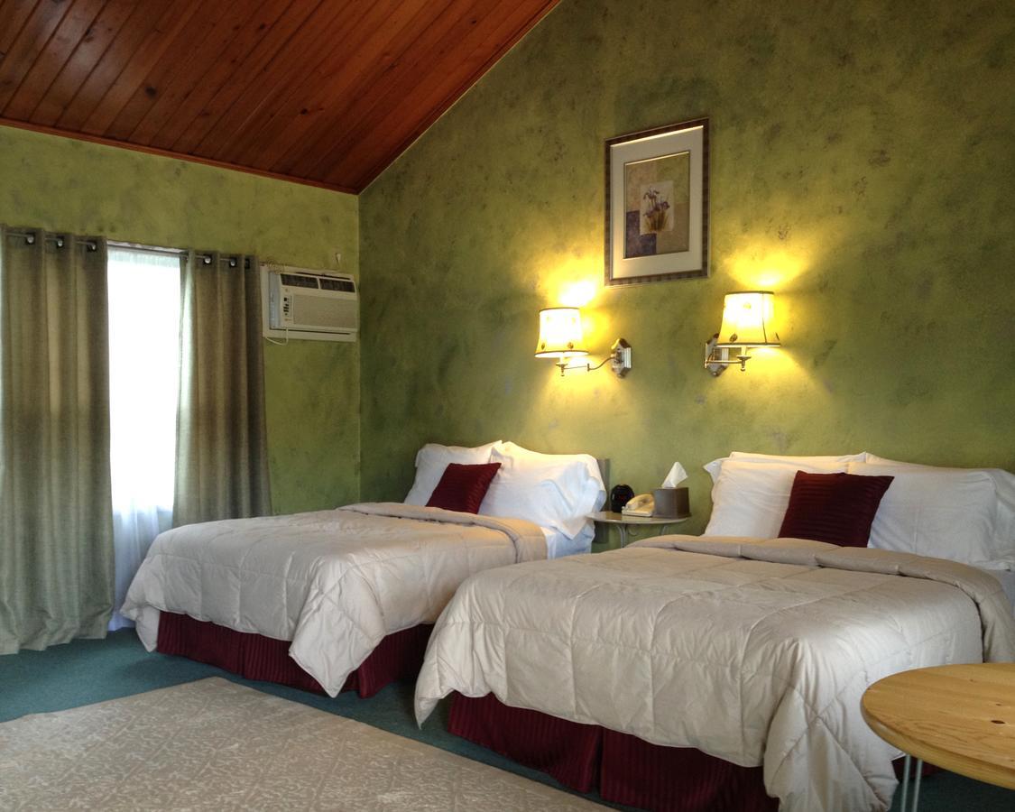 Vinehurst Inn & Suites Хаммондспорт Экстерьер фото